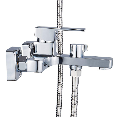 Смеситель для ванны Ligeya L3011 с душем одноручный с коротким изливом